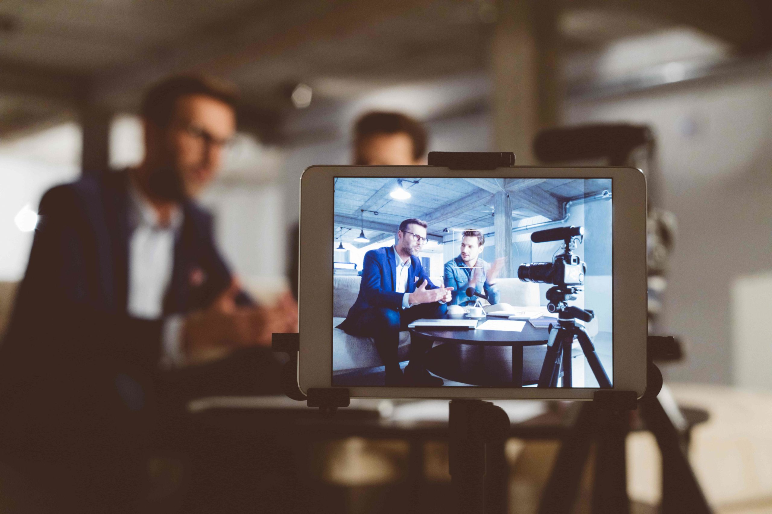 coronavirus-business-online-web-conferencing-software-for-web-conferences-bringing-virtual-meetingsand-people-together